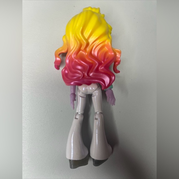 Lot Of 6 Moose Toys Capsule Chix Dolls EUC - Picture 3 of 13